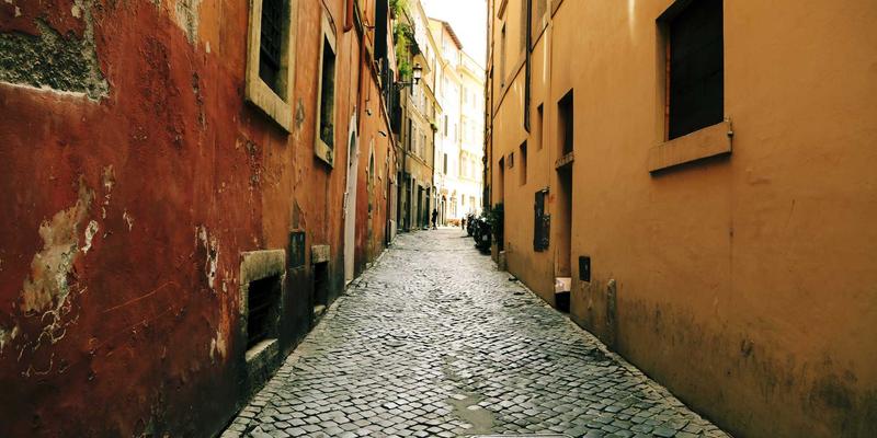 INIMEI护肤技巧揭秘：以油养肤的正确打开方式与高性价比化妆教程