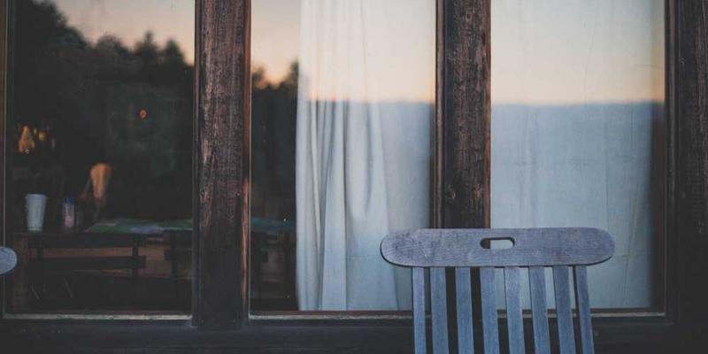 INIMEI明星产品深度评测：科学护肤与日常妆容的完美结合指南