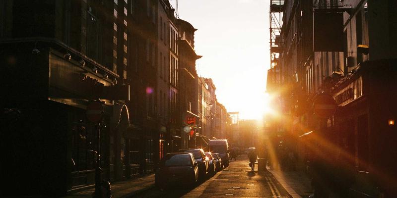 不同肤质防晒霜怎么选？物理防晒与化学防晒优缺点全对比 | 美容护肤必备技巧