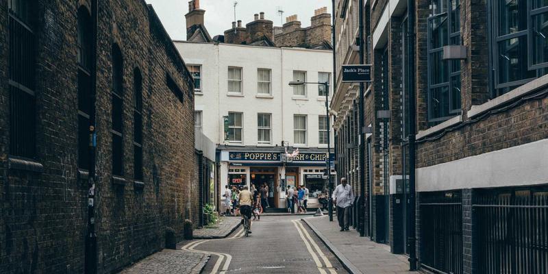 油皮夏日不脱妆秘籍：INIMEI化妆品打造全天候清爽妆容完整教程